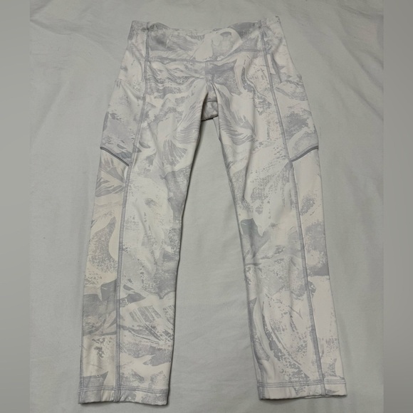 Lululemon Speed Up Crop *21" - Picture 4 of 10